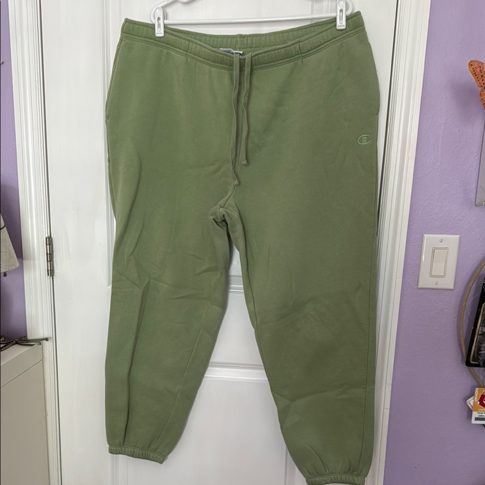 Champion Green Sweatpants Relaxed Fit Soft Material
